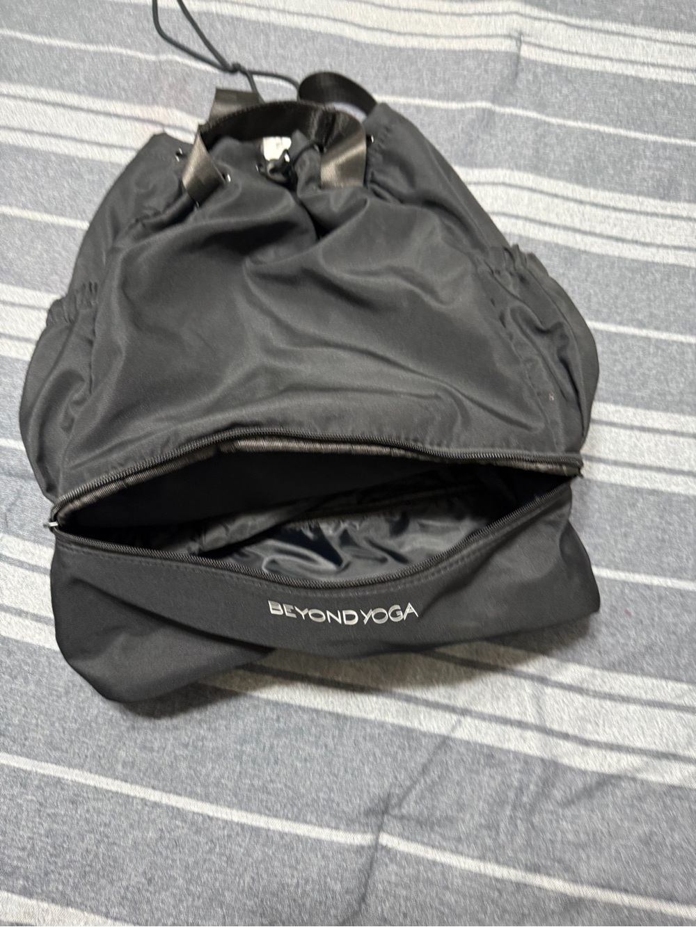 Beyond Yoga Backpack - Picture 4 of 4
